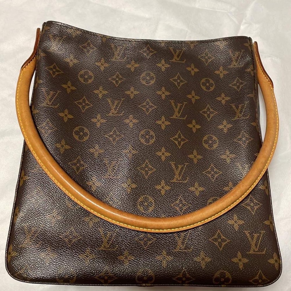 Louis Vuitton Looping MM size